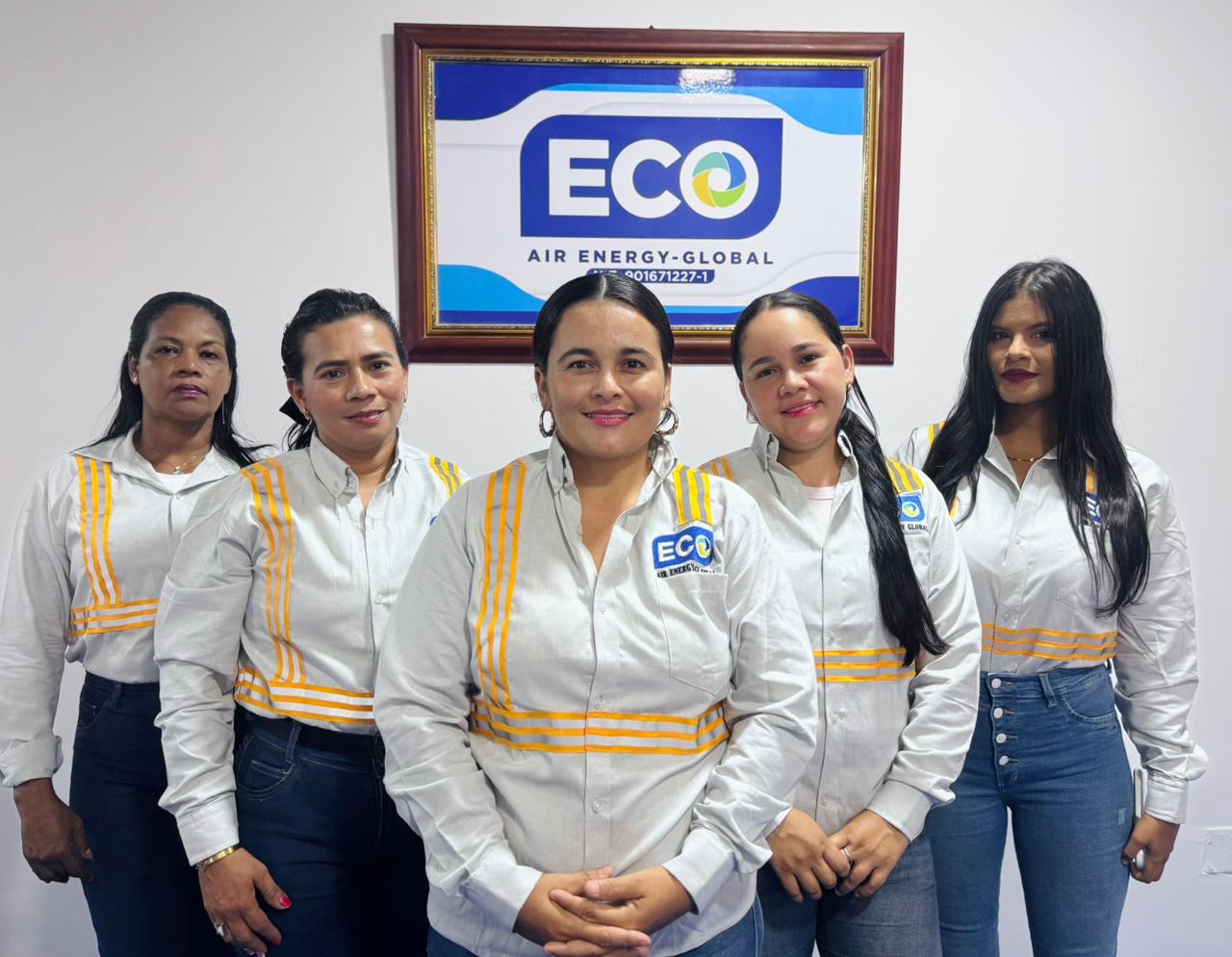 Equipo AIR ENERGY con uniforme corporativo